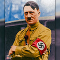طرح گرافیکی تبدیل عکس سیاه سفید ادولف هیتلر به نقاشی رنگی در فتوشاپ