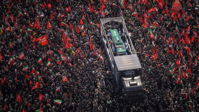 تصویر پسزمینه زیبای تشییع سید علی خامنهای در تهران