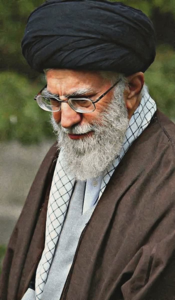 والپیپر عکس پرتره از سید علی خامنهای (ره) با کیفیت Full HD