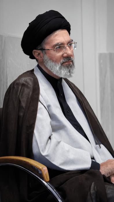 جدیدترین عکس سید مجتبی خامنهای، سومین رهبر انقلاب اسلامی